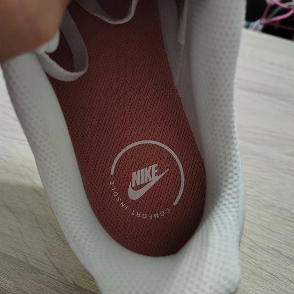 NEW Nike Court Vision Alta Women's Shoes In White/Sail/Red Stardust Size 10 - Picture 11 of 15